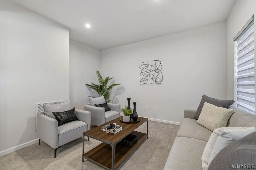 370 Quarry Run, Grand Island, New York 14072, Grand Island, New York 14072, 4 Bedrooms Bedrooms, 11 Rooms Rooms,2 BathroomsBathrooms,Residential,For Sale,370 Quarry Run, Grand Island, New York 14072,0,B1671645