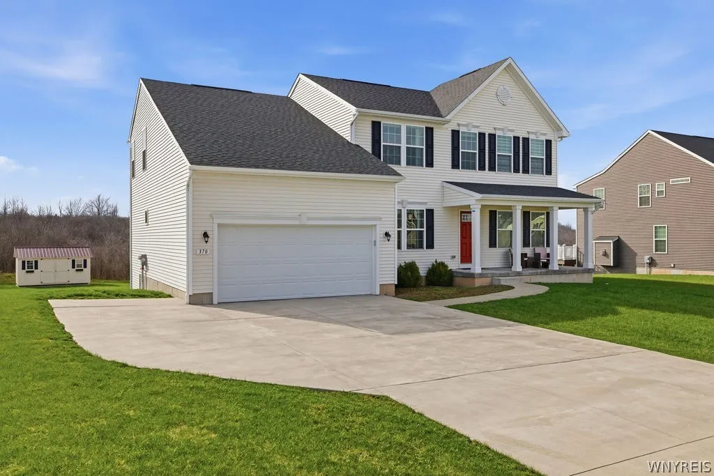 370 Quarry Run, Grand Island, New York 14072, Grand Island, New York 14072, 4 Bedrooms Bedrooms, 11 Rooms Rooms,2 BathroomsBathrooms,Residential,For Sale,370 Quarry Run, Grand Island, New York 14072,0,B1671645