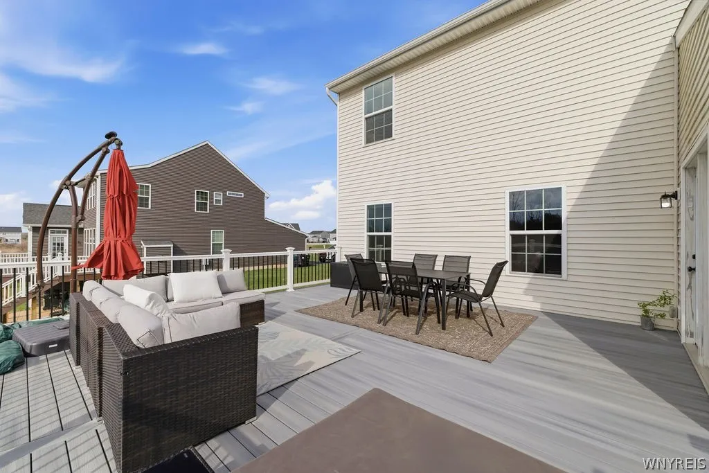 370 Quarry Run, Grand Island, New York 14072, Grand Island, New York 14072, 4 Bedrooms Bedrooms, 11 Rooms Rooms,2 BathroomsBathrooms,Residential,For Sale,370 Quarry Run, Grand Island, New York 14072,0,B1671645