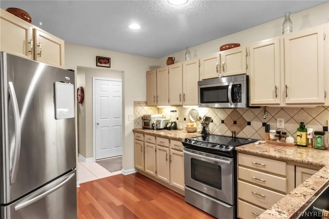 33 Ainsley Court, Clarence, New York 14221, Clarence, New York 14221, 2 Bedrooms Bedrooms, 7 Rooms Rooms,2 BathroomsBathrooms,Residential,For Sale,33 Ainsley Court, Clarence, New York 14221,0,B1668843