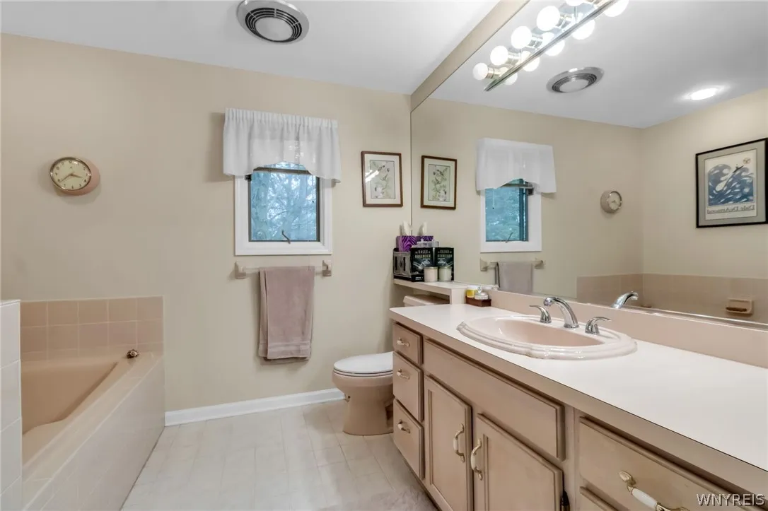 33 Ainsley Court, Clarence, New York 14221, Clarence, New York 14221, 2 Bedrooms Bedrooms, 7 Rooms Rooms,2 BathroomsBathrooms,Residential,For Sale,33 Ainsley Court, Clarence, New York 14221,0,B1668843