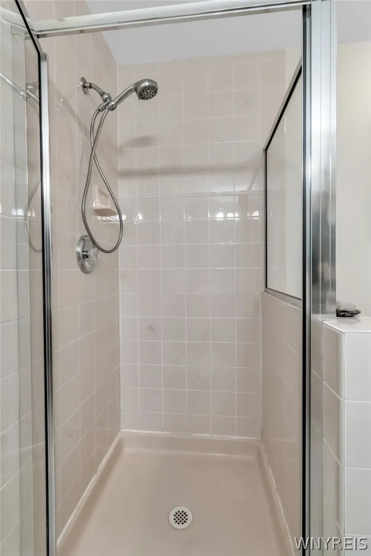 33 Ainsley Court, Clarence, New York 14221, Clarence, New York 14221, 2 Bedrooms Bedrooms, 7 Rooms Rooms,2 BathroomsBathrooms,Residential,For Sale,33 Ainsley Court, Clarence, New York 14221,0,B1668843