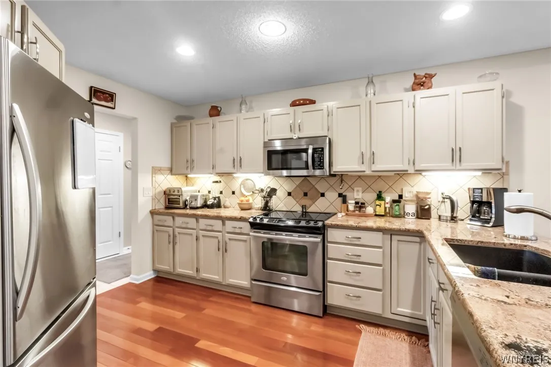 33 Ainsley Court, Clarence, New York 14221, Clarence, New York 14221, 2 Bedrooms Bedrooms, 7 Rooms Rooms,2 BathroomsBathrooms,Residential,For Sale,33 Ainsley Court, Clarence, New York 14221,0,B1668843