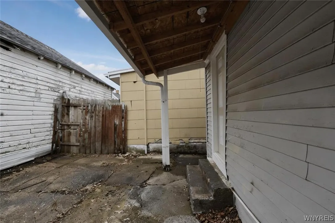 212 Grote Street, Buffalo, New York 14207, Buffalo, New York 14207, 4 Bedrooms Bedrooms, 8 Rooms Rooms,2 BathroomsBathrooms,Residential,For Sale,212 Grote Street, Buffalo, New York 14207,0,B1670824