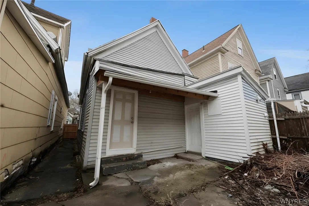 212 Grote Street, Buffalo, New York 14207, Buffalo, New York 14207, 4 Bedrooms Bedrooms, 8 Rooms Rooms,2 BathroomsBathrooms,Residential,For Sale,212 Grote Street, Buffalo, New York 14207,0,B1670824