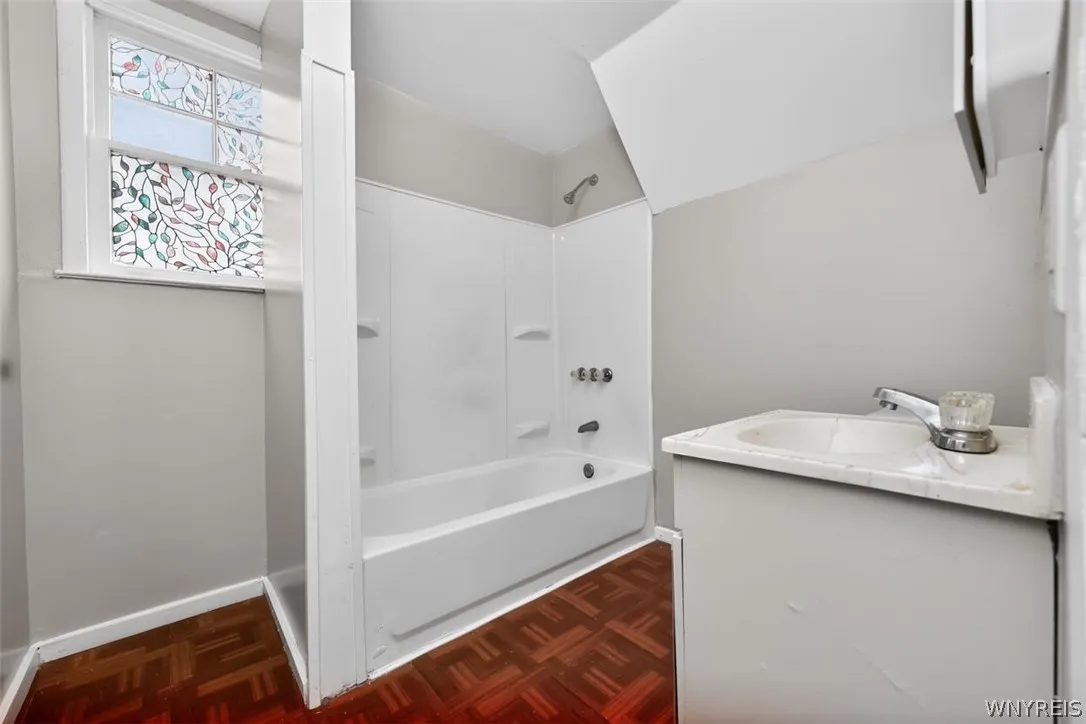 212 Grote Street, Buffalo, New York 14207, Buffalo, New York 14207, 4 Bedrooms Bedrooms, 8 Rooms Rooms,2 BathroomsBathrooms,Residential,For Sale,212 Grote Street, Buffalo, New York 14207,0,B1670824