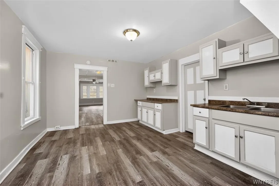 212 Grote Street, Buffalo, New York 14207, Buffalo, New York 14207, 4 Bedrooms Bedrooms, 8 Rooms Rooms,2 BathroomsBathrooms,Residential,For Sale,212 Grote Street, Buffalo, New York 14207,0,B1670824