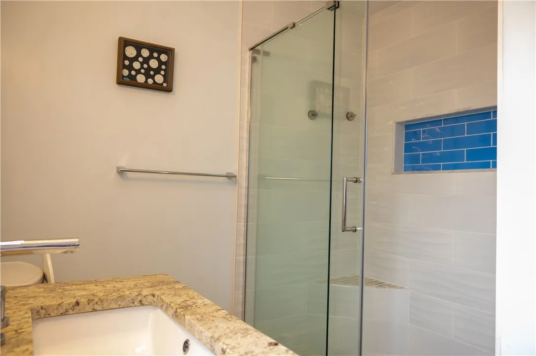 Gorgeous walk in double shower