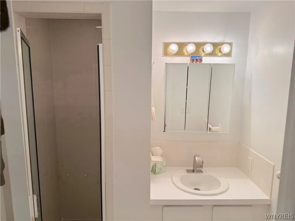 40 Harrogate Square Lane, Amherst, New York 14221, Amherst, New York 14221, 3 Bedrooms Bedrooms, 6 Rooms Rooms,2 BathroomsBathrooms,Residential,For Sale,40 Harrogate Square Lane, Amherst, New York 14221,0,B1671897