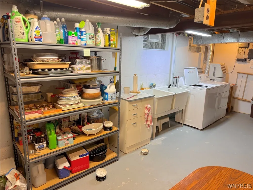 40 Harrogate Square Lane, Amherst, New York 14221, Amherst, New York 14221, 3 Bedrooms Bedrooms, 6 Rooms Rooms,2 BathroomsBathrooms,Residential,For Sale,40 Harrogate Square Lane, Amherst, New York 14221,0,B1671897