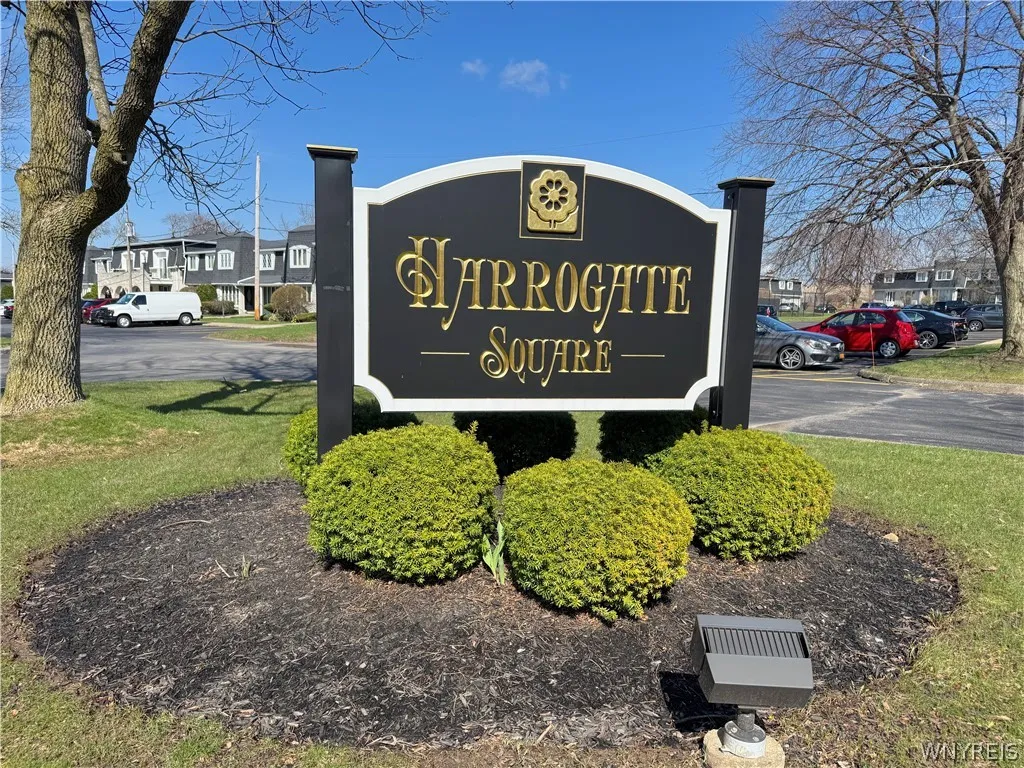 40 Harrogate Square Lane, Amherst, New York 14221, Amherst, New York 14221, 3 Bedrooms Bedrooms, 6 Rooms Rooms,2 BathroomsBathrooms,Residential,For Sale,40 Harrogate Square Lane, Amherst, New York 14221,0,B1671897