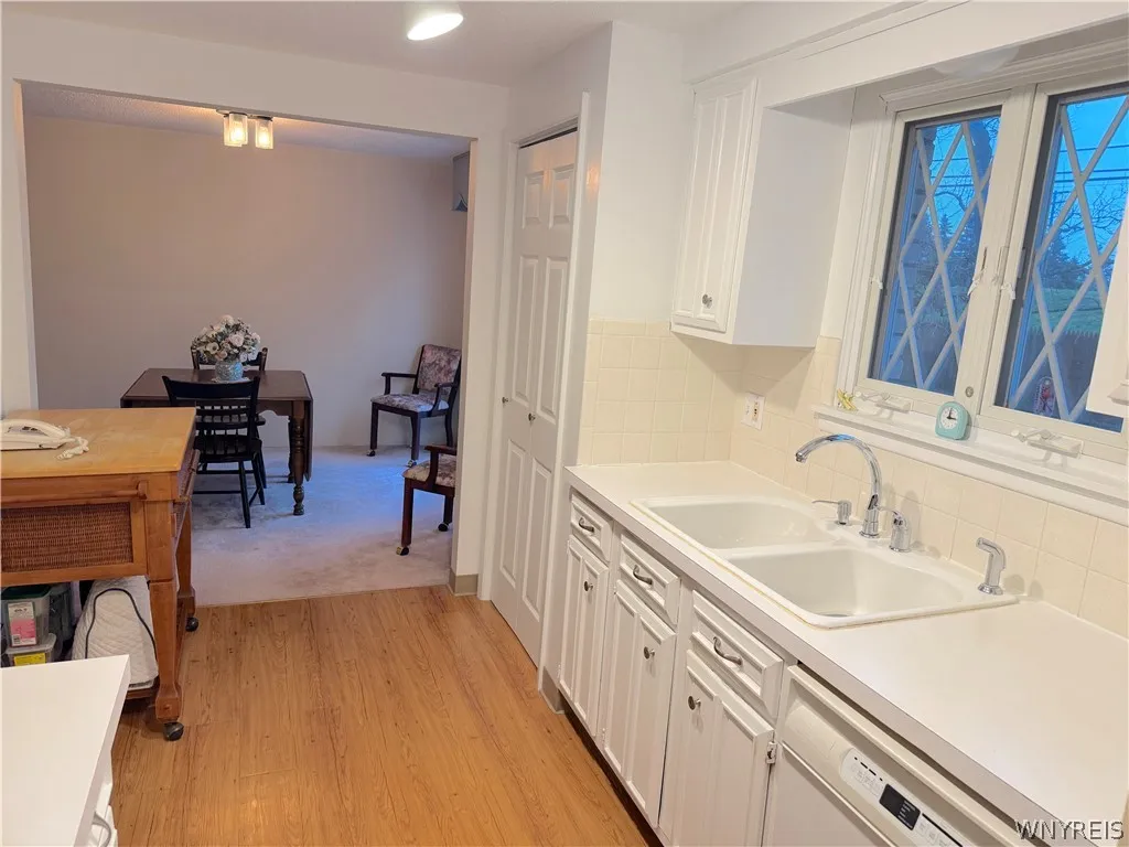 40 Harrogate Square Lane, Amherst, New York 14221, Amherst, New York 14221, 3 Bedrooms Bedrooms, 6 Rooms Rooms,2 BathroomsBathrooms,Residential,For Sale,40 Harrogate Square Lane, Amherst, New York 14221,0,B1671897