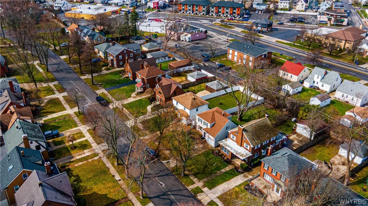 96 Hendricks Boulevard, Amherst, New York 14226, Amherst, New York 14226, 4 Bedrooms Bedrooms, 7 Rooms Rooms,1 BathroomBathrooms,Residential,For Sale,96 Hendricks Boulevard, Amherst, New York 14226,0,B1671876