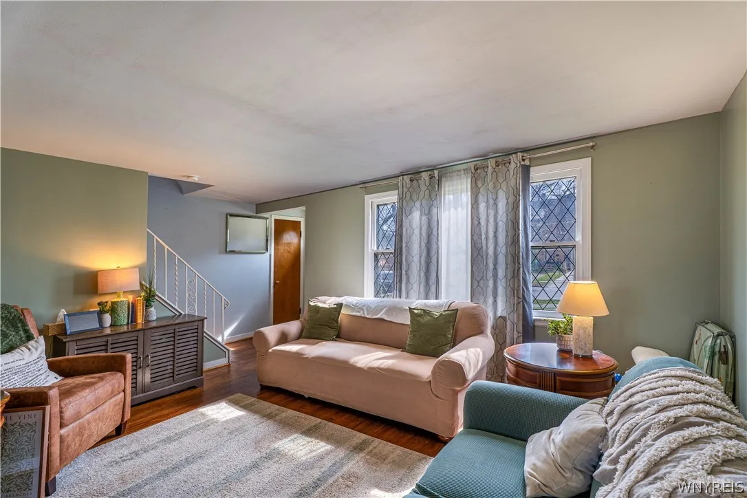 96 Hendricks Boulevard, Amherst, New York 14226, Amherst, New York 14226, 4 Bedrooms Bedrooms, 7 Rooms Rooms,1 BathroomBathrooms,Residential,For Sale,96 Hendricks Boulevard, Amherst, New York 14226,0,B1671876