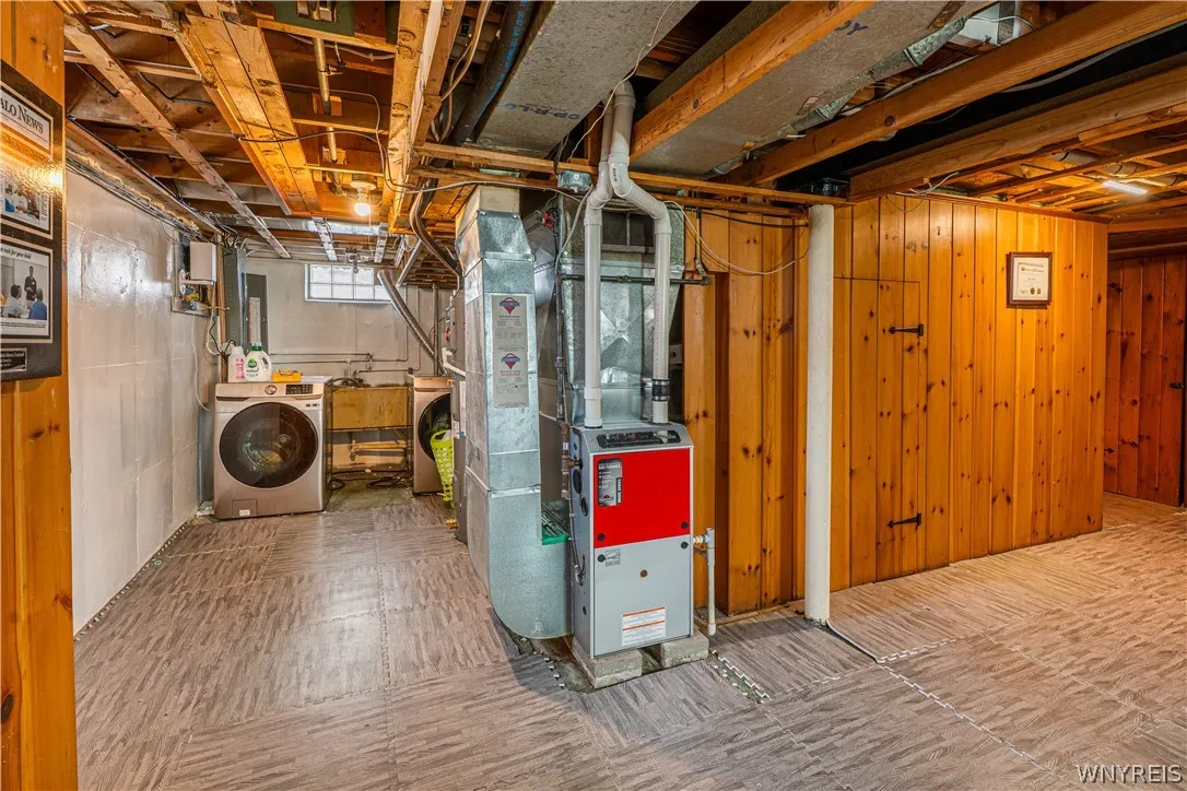 96 Hendricks Boulevard, Amherst, New York 14226, Amherst, New York 14226, 4 Bedrooms Bedrooms, 7 Rooms Rooms,1 BathroomBathrooms,Residential,For Sale,96 Hendricks Boulevard, Amherst, New York 14226,0,B1671876