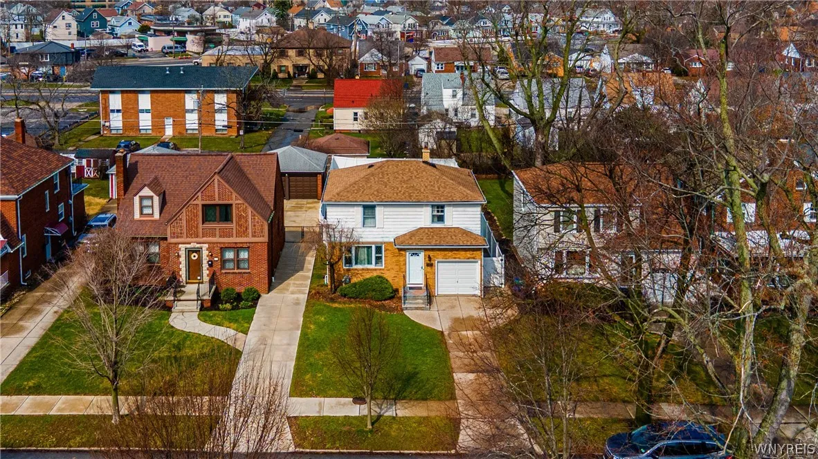 96 Hendricks Boulevard, Amherst, New York 14226, Amherst, New York 14226, 4 Bedrooms Bedrooms, 7 Rooms Rooms,1 BathroomBathrooms,Residential,For Sale,96 Hendricks Boulevard, Amherst, New York 14226,0,B1671876