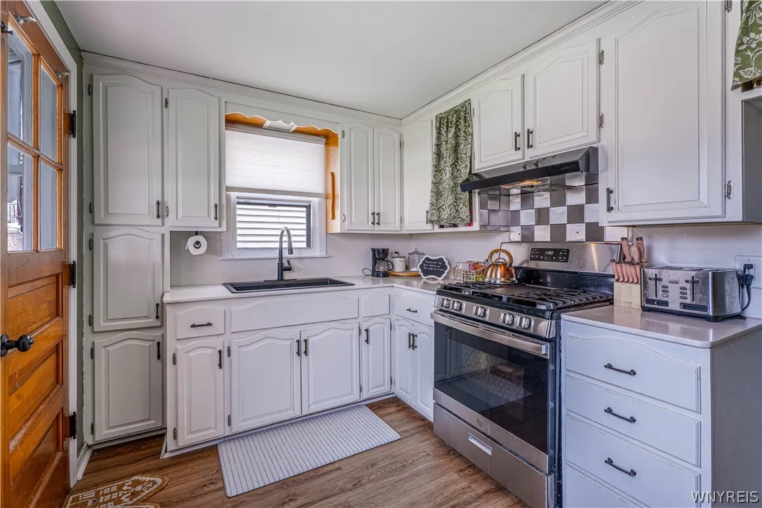 96 Hendricks Boulevard, Amherst, New York 14226, Amherst, New York 14226, 4 Bedrooms Bedrooms, 7 Rooms Rooms,1 BathroomBathrooms,Residential,For Sale,96 Hendricks Boulevard, Amherst, New York 14226,0,B1671876