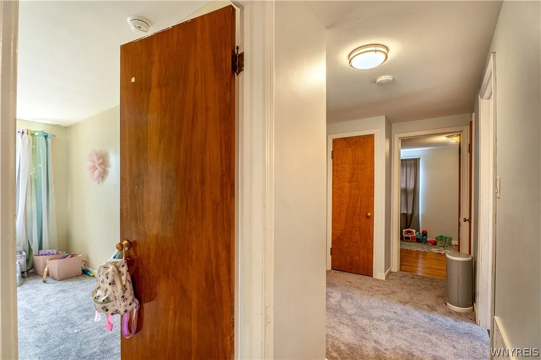 96 Hendricks Boulevard, Amherst, New York 14226, Amherst, New York 14226, 4 Bedrooms Bedrooms, 7 Rooms Rooms,1 BathroomBathrooms,Residential,For Sale,96 Hendricks Boulevard, Amherst, New York 14226,0,B1671876