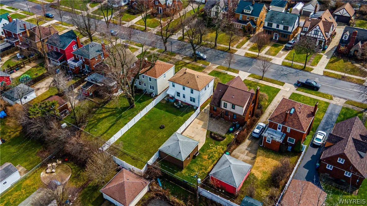 96 Hendricks Boulevard, Amherst, New York 14226, Amherst, New York 14226, 4 Bedrooms Bedrooms, 7 Rooms Rooms,1 BathroomBathrooms,Residential,For Sale,96 Hendricks Boulevard, Amherst, New York 14226,0,B1671876