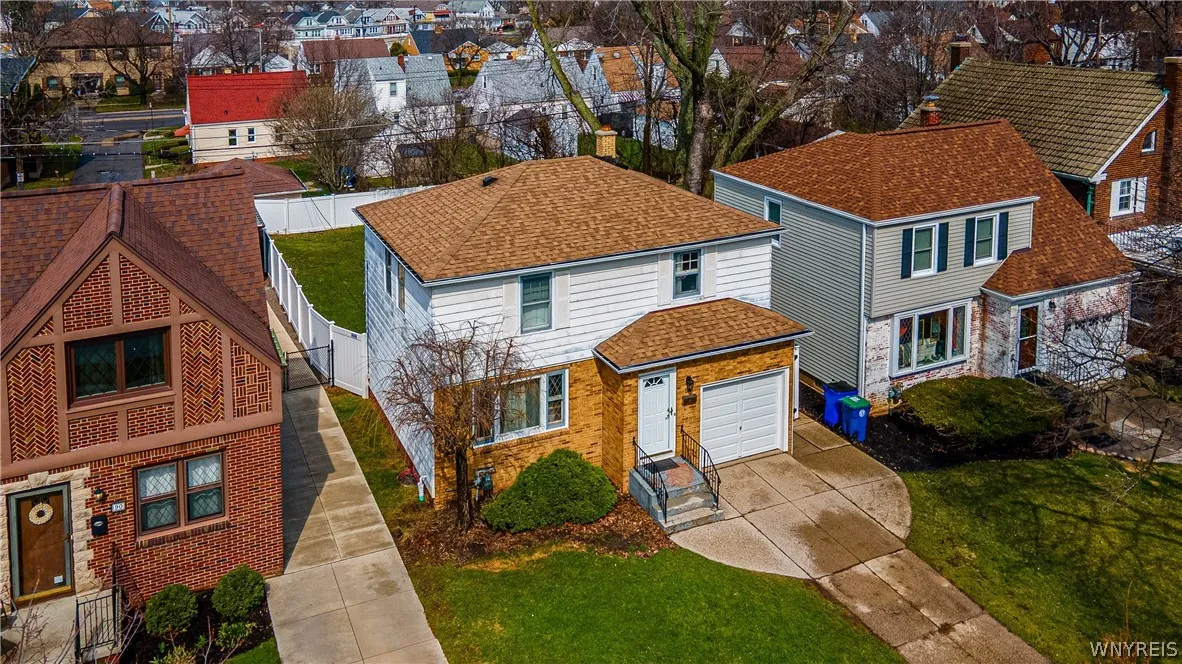 96 Hendricks Boulevard, Amherst, New York 14226, Amherst, New York 14226, 4 Bedrooms Bedrooms, 7 Rooms Rooms,1 BathroomBathrooms,Residential,For Sale,96 Hendricks Boulevard, Amherst, New York 14226,0,B1671876