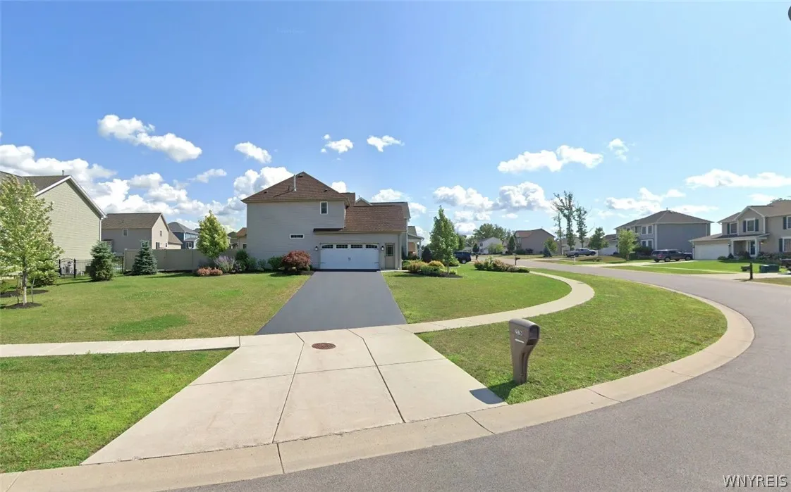 2379 Agassiz Drive, Hamburg, New York 14085, Hamburg, New York 14085, 3 Bedrooms Bedrooms, 8 Rooms Rooms,2 BathroomsBathrooms,Residential,For Sale,2379 Agassiz Drive, Hamburg, New York 14085,0,B1669063