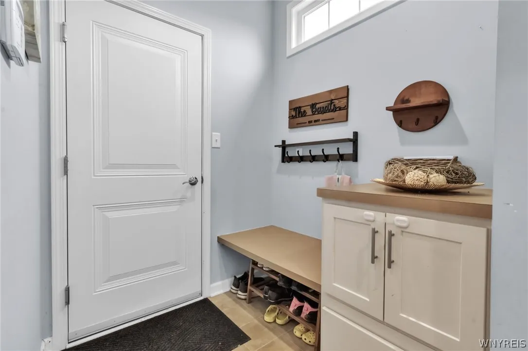 2379 Agassiz Drive, Hamburg, New York 14085, Hamburg, New York 14085, 3 Bedrooms Bedrooms, 8 Rooms Rooms,2 BathroomsBathrooms,Residential,For Sale,2379 Agassiz Drive, Hamburg, New York 14085,0,B1669063