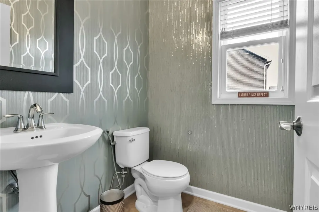 2379 Agassiz Drive, Hamburg, New York 14085, Hamburg, New York 14085, 3 Bedrooms Bedrooms, 8 Rooms Rooms,2 BathroomsBathrooms,Residential,For Sale,2379 Agassiz Drive, Hamburg, New York 14085,0,B1669063