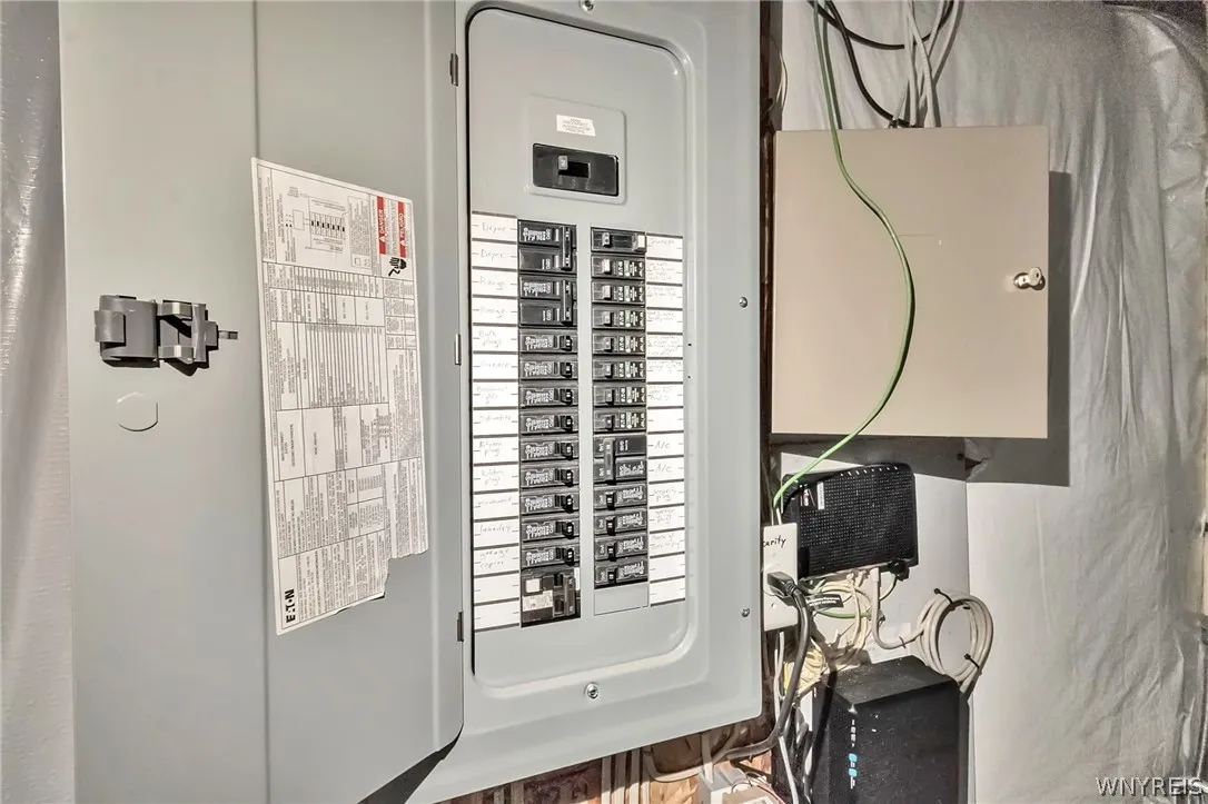 2379 Agassiz Drive, Hamburg, New York 14085, Hamburg, New York 14085, 3 Bedrooms Bedrooms, 8 Rooms Rooms,2 BathroomsBathrooms,Residential,For Sale,2379 Agassiz Drive, Hamburg, New York 14085,0,B1669063