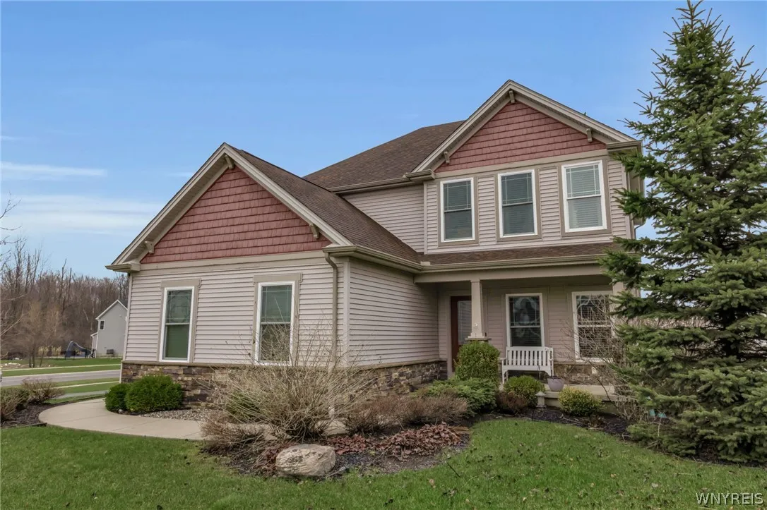2379 Agassiz Drive, Hamburg, New York 14085, Hamburg, New York 14085, 3 Bedrooms Bedrooms, 8 Rooms Rooms,2 BathroomsBathrooms,Residential,For Sale,2379 Agassiz Drive, Hamburg, New York 14085,0,B1669063