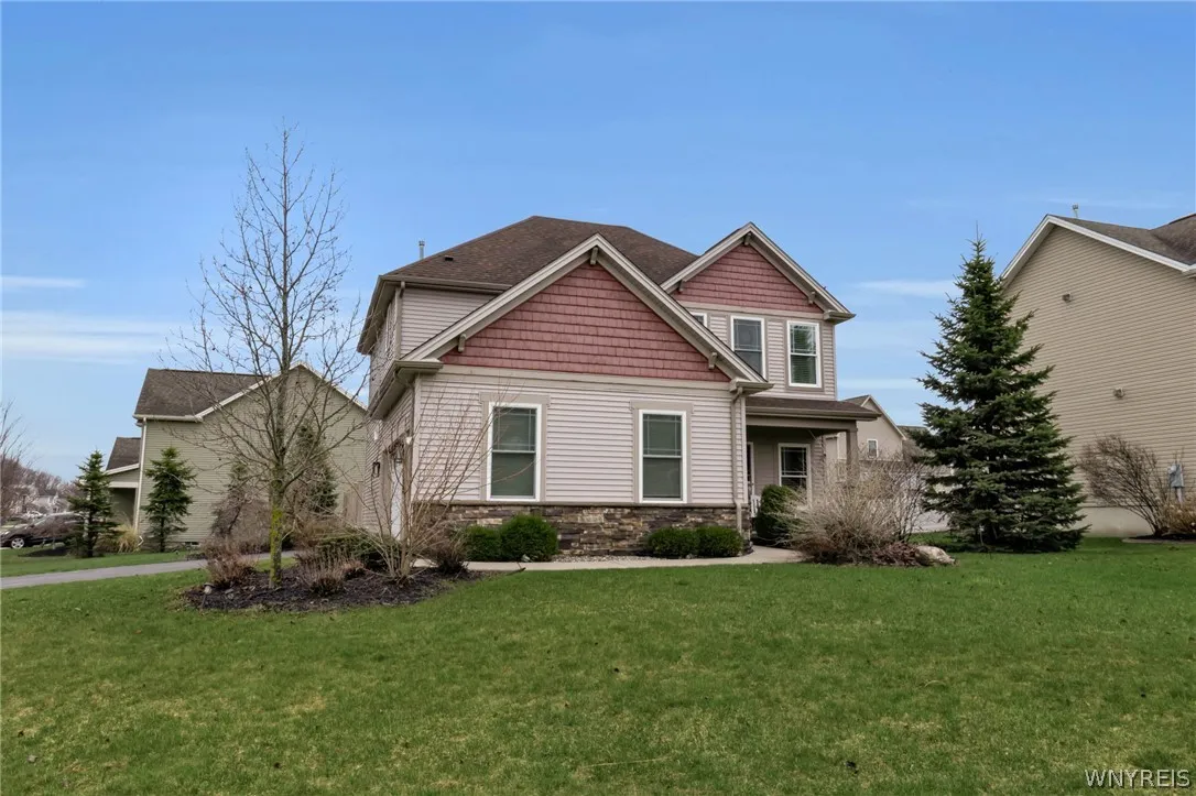 2379 Agassiz Drive, Hamburg, New York 14085, Hamburg, New York 14085, 3 Bedrooms Bedrooms, 8 Rooms Rooms,2 BathroomsBathrooms,Residential,For Sale,2379 Agassiz Drive, Hamburg, New York 14085,0,B1669063