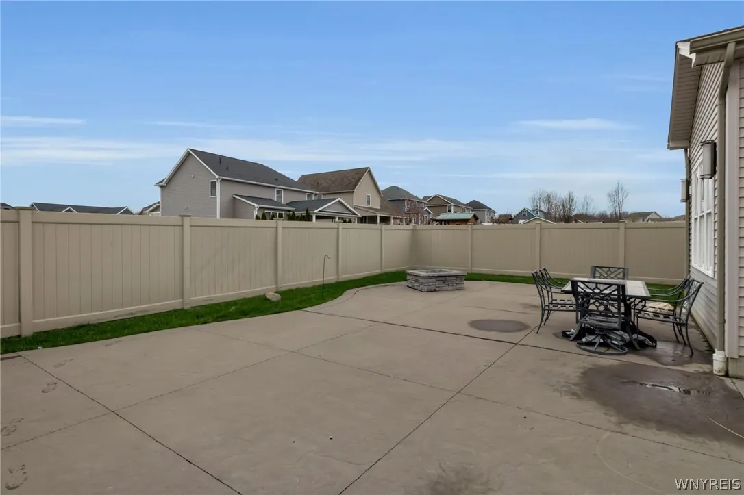 2379 Agassiz Drive, Hamburg, New York 14085, Hamburg, New York 14085, 3 Bedrooms Bedrooms, 8 Rooms Rooms,2 BathroomsBathrooms,Residential,For Sale,2379 Agassiz Drive, Hamburg, New York 14085,0,B1669063