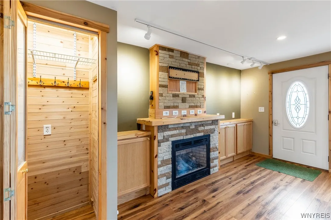 11020 Transit Road, Amherst, New York 14051, Amherst, New York 14051, 3 Bedrooms Bedrooms, 7 Rooms Rooms,1 BathroomBathrooms,Residential,For Sale,11020 Transit Road, Amherst, New York 14051,0,B1670429