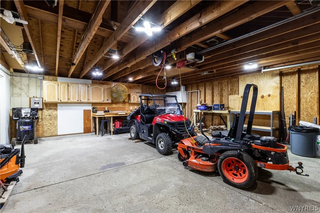 11020 Transit Road, Amherst, New York 14051, Amherst, New York 14051, 3 Bedrooms Bedrooms, 7 Rooms Rooms,1 BathroomBathrooms,Residential,For Sale,11020 Transit Road, Amherst, New York 14051,0,B1670429