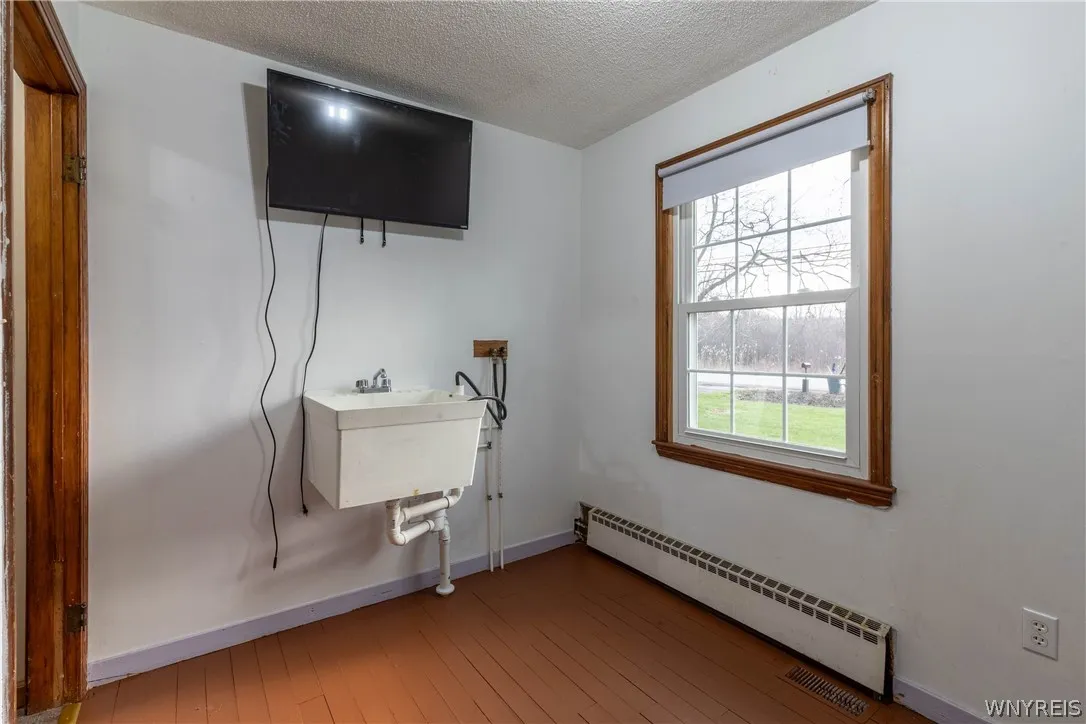 11020 Transit Road, Amherst, New York 14051, Amherst, New York 14051, 3 Bedrooms Bedrooms, 7 Rooms Rooms,1 BathroomBathrooms,Residential,For Sale,11020 Transit Road, Amherst, New York 14051,0,B1670429