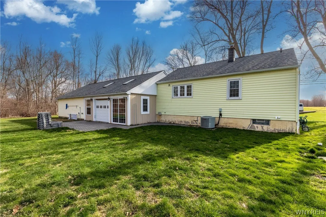 11020 Transit Road, Amherst, New York 14051, Amherst, New York 14051, 3 Bedrooms Bedrooms, 7 Rooms Rooms,1 BathroomBathrooms,Residential,For Sale,11020 Transit Road, Amherst, New York 14051,0,B1670429