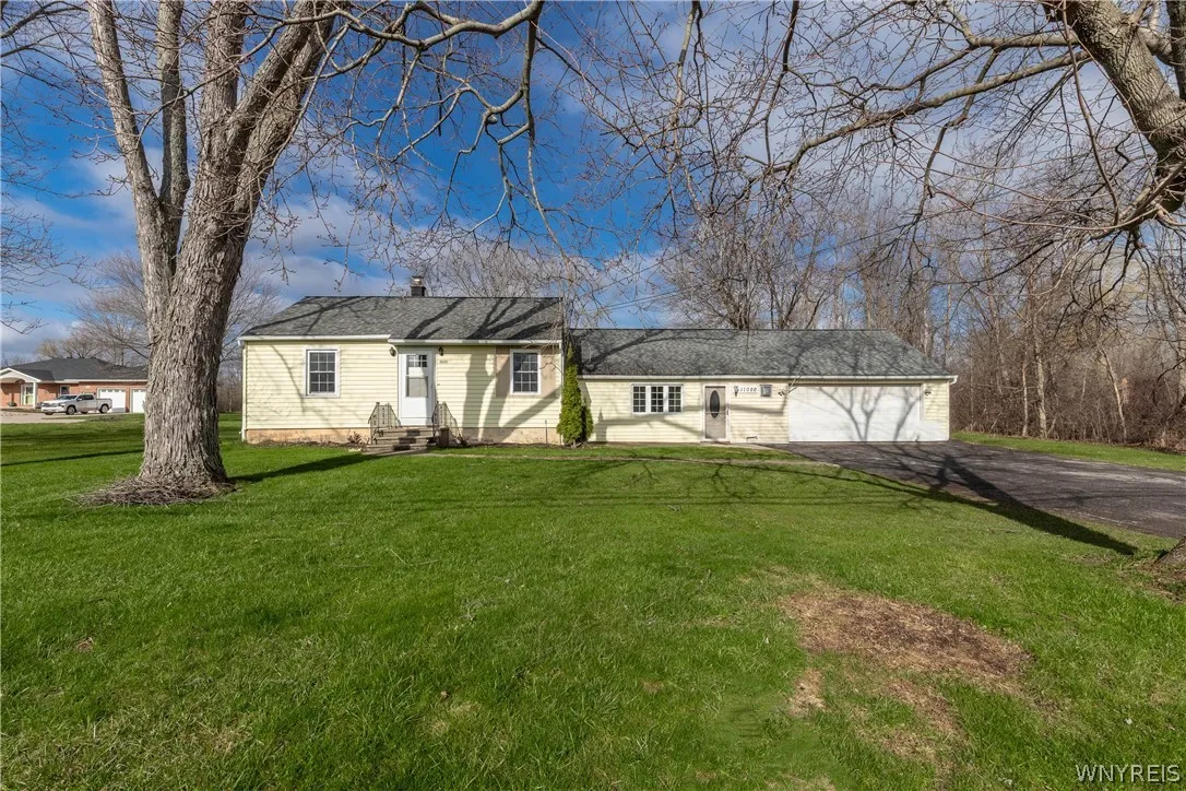 11020 Transit Road, Amherst, New York 14051, Amherst, New York 14051, 3 Bedrooms Bedrooms, 7 Rooms Rooms,1 BathroomBathrooms,Residential,For Sale,11020 Transit Road, Amherst, New York 14051,0,B1670429