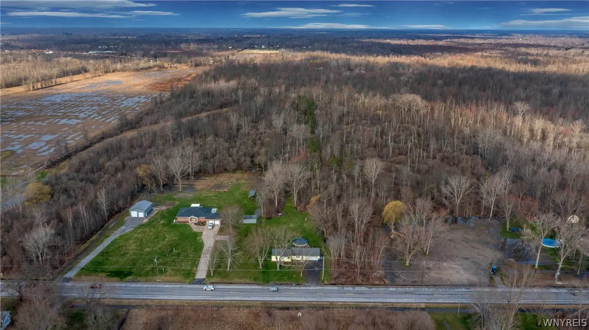 11020 Transit Road, Amherst, New York 14051, Amherst, New York 14051, 3 Bedrooms Bedrooms, 7 Rooms Rooms,1 BathroomBathrooms,Residential,For Sale,11020 Transit Road, Amherst, New York 14051,0,B1670429