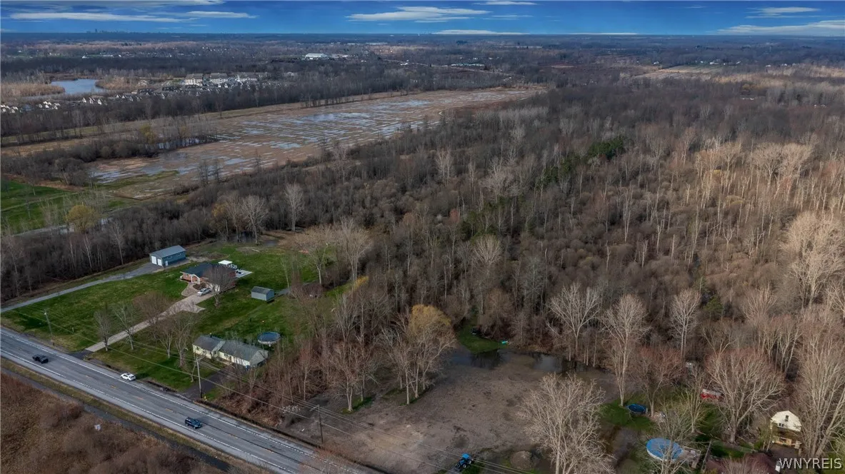 11020 Transit Road, Amherst, New York 14051, Amherst, New York 14051, 3 Bedrooms Bedrooms, 7 Rooms Rooms,1 BathroomBathrooms,Residential,For Sale,11020 Transit Road, Amherst, New York 14051,0,B1670429