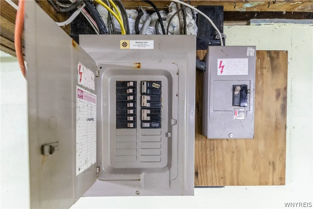 11020 Transit Road, Amherst, New York 14051, Amherst, New York 14051, 3 Bedrooms Bedrooms, 7 Rooms Rooms,1 BathroomBathrooms,Residential,For Sale,11020 Transit Road, Amherst, New York 14051,0,B1670429