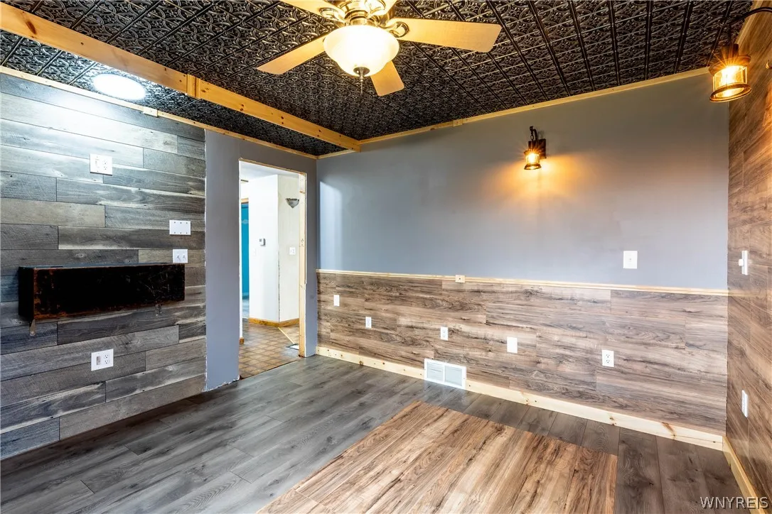 11020 Transit Road, Amherst, New York 14051, Amherst, New York 14051, 3 Bedrooms Bedrooms, 7 Rooms Rooms,1 BathroomBathrooms,Residential,For Sale,11020 Transit Road, Amherst, New York 14051,0,B1670429