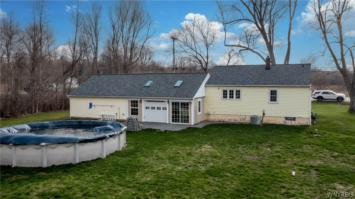 11020 Transit Road, Amherst, New York 14051, Amherst, New York 14051, 3 Bedrooms Bedrooms, 7 Rooms Rooms,1 BathroomBathrooms,Residential,For Sale,11020 Transit Road, Amherst, New York 14051,0,B1670429