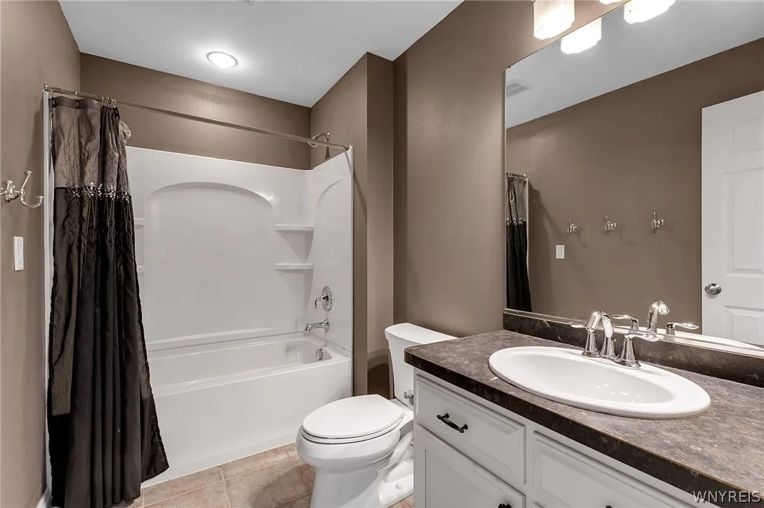 6796 Rivera Way, Clarence, New York 14051, Clarence, New York 14051, 4 Bedrooms Bedrooms, 11 Rooms Rooms,2 BathroomsBathrooms,Residential,For Sale,6796 Rivera Way, Clarence, New York 14051,0,B1671896