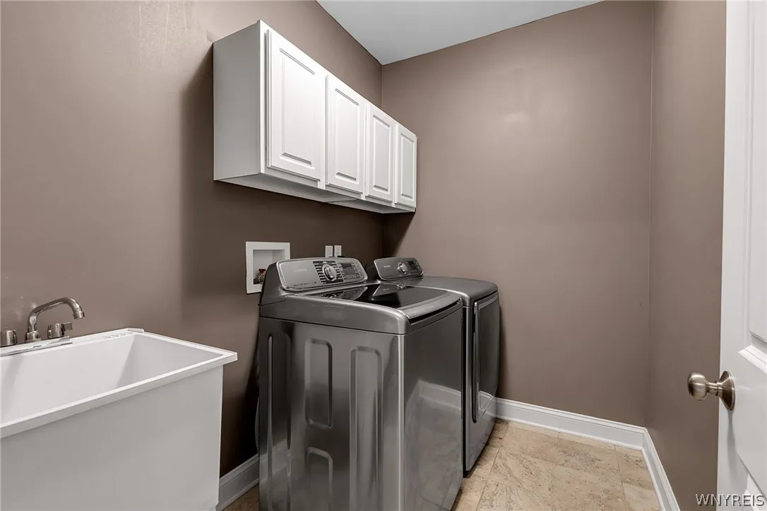 6796 Rivera Way, Clarence, New York 14051, Clarence, New York 14051, 4 Bedrooms Bedrooms, 11 Rooms Rooms,2 BathroomsBathrooms,Residential,For Sale,6796 Rivera Way, Clarence, New York 14051,0,B1671896