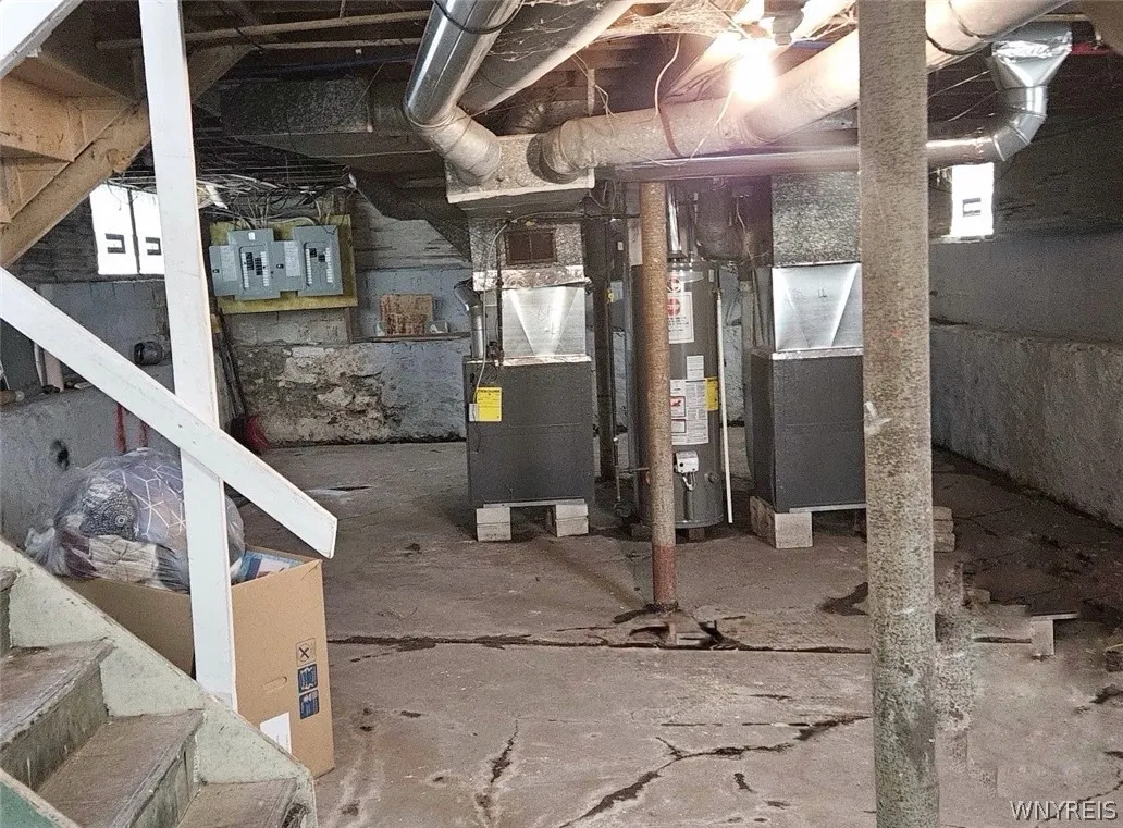 77 Clarence Avenue, Buffalo, New York 14215, Buffalo, New York 14215, 4 Bedrooms Bedrooms, ,2 BathroomsBathrooms,Residential,For Sale,77 Clarence Avenue, Buffalo, New York 14215,0,B1671999