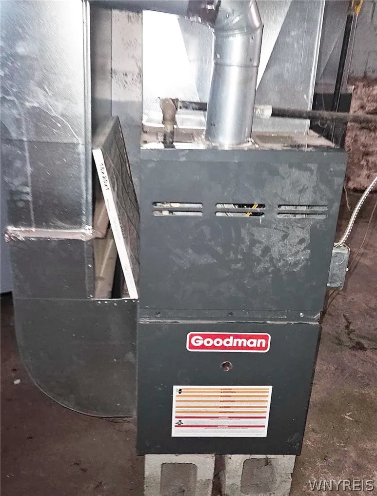 77 Clarence Avenue, Buffalo, New York 14215, Buffalo, New York 14215, 4 Bedrooms Bedrooms, ,2 BathroomsBathrooms,Residential,For Sale,77 Clarence Avenue, Buffalo, New York 14215,0,B1671999