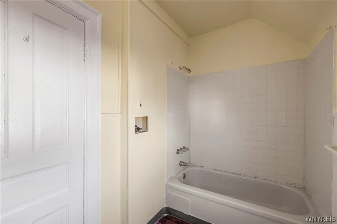66 Lewis Street, Buffalo, New York 14206, Buffalo, New York 14206, 4 Bedrooms Bedrooms, ,2 BathroomsBathrooms,Residential,For Sale,66 Lewis Street, Buffalo, New York 14206,0,B1672084