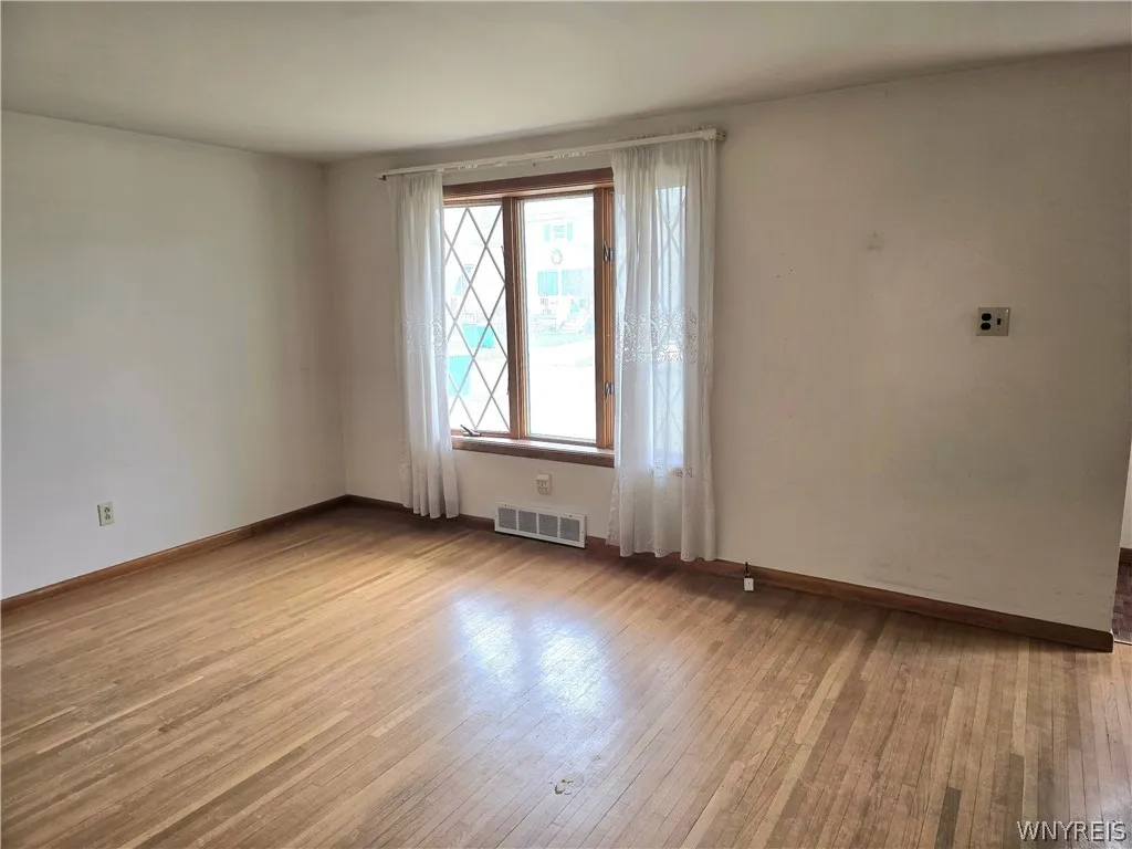 85 Regent Street, Buffalo, New York 14206, Buffalo, New York 14206, 3 Bedrooms Bedrooms, 7 Rooms Rooms,2 BathroomsBathrooms,Residential,For Sale,85 Regent Street, Buffalo, New York 14206,0,B1670589