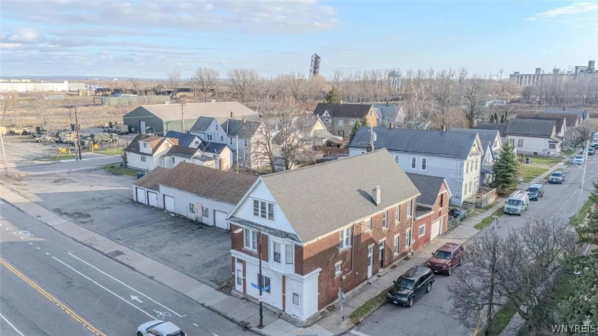 901 South Park Avenue Lower, Buffalo, New York 142, Buffalo, New York 14210, 4 Bedrooms Bedrooms, 7 Rooms Rooms,1 BathroomBathrooms,Residential Lease,For Rent,901 South Park Avenue Lower, Buffalo, New York 142,0,B1670542