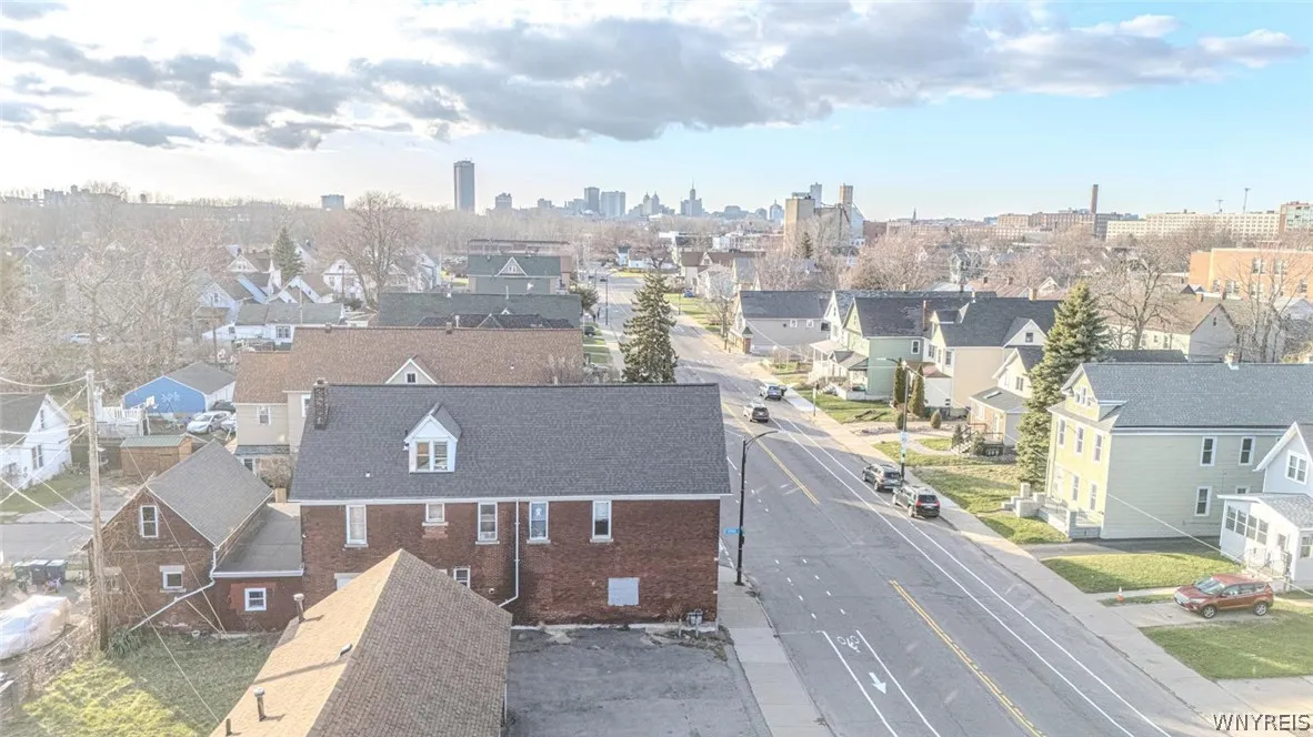 901 South Park Avenue Lower, Buffalo, New York 142, Buffalo, New York 14210, 4 Bedrooms Bedrooms, 7 Rooms Rooms,1 BathroomBathrooms,Residential Lease,For Rent,901 South Park Avenue Lower, Buffalo, New York 142,0,B1670542