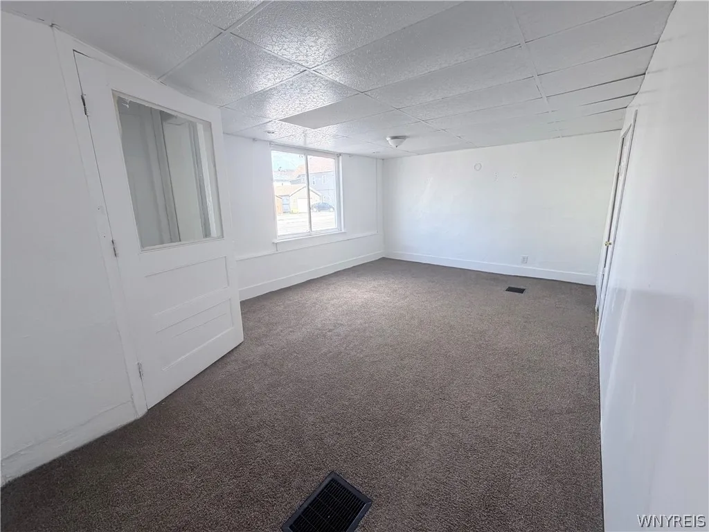 901 South Park Avenue Lower, Buffalo, New York 142, Buffalo, New York 14210, 4 Bedrooms Bedrooms, 7 Rooms Rooms,1 BathroomBathrooms,Residential Lease,For Rent,901 South Park Avenue Lower, Buffalo, New York 142,0,B1670542